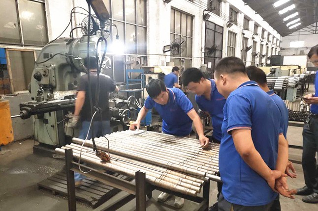 鄭州市神龍泵業(yè)有限公司每周對各個工序進行質(zhì)量監(jiān)督檢驗的現(xiàn)場。